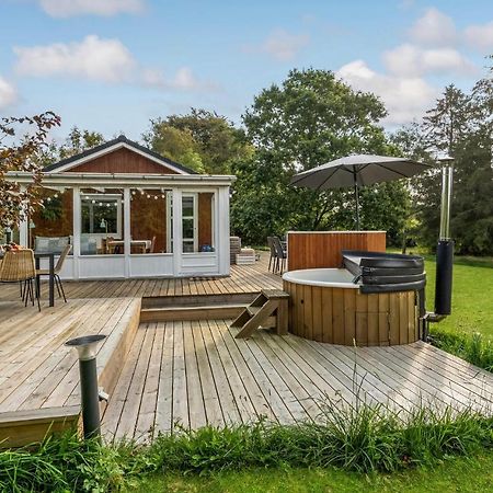 Nice Home In Havndal With Kitchen Buitenkant foto